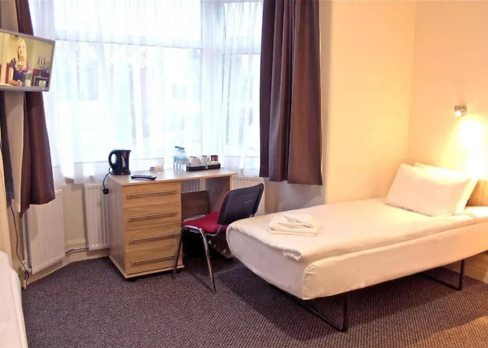 Central Hotel Golders Green