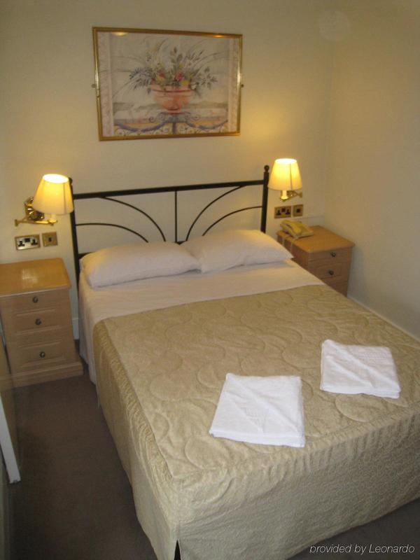 Central Golders Green Hotel London