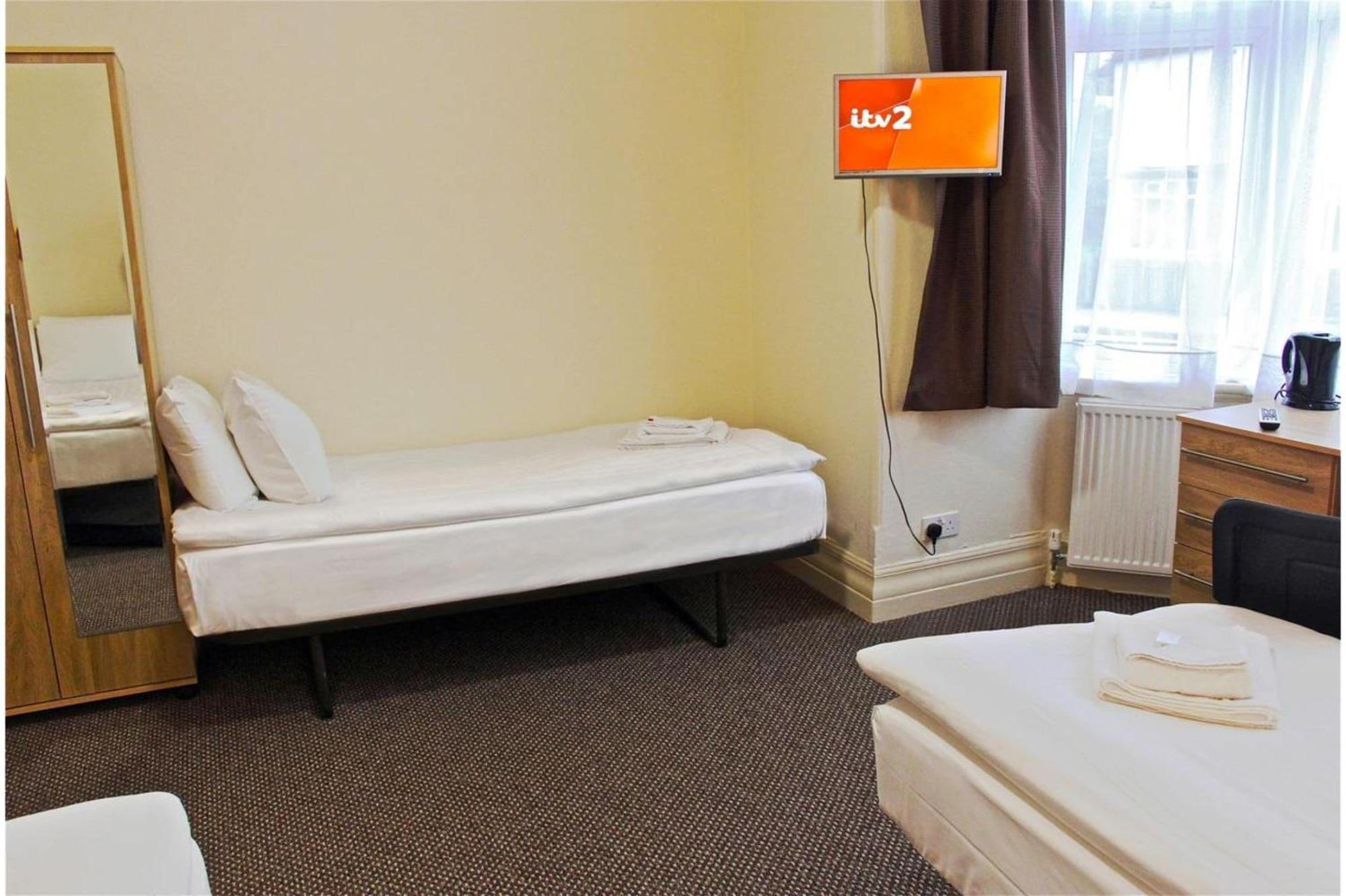Hotel Central Golders Green 3*